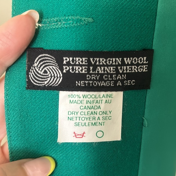 Stunning Tailor Made Lightweight Suit - Picture 8 of 8